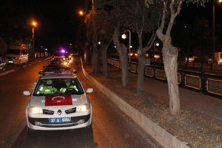 Tosya’da Cumhuriyet konvoyu düzenlendi G3