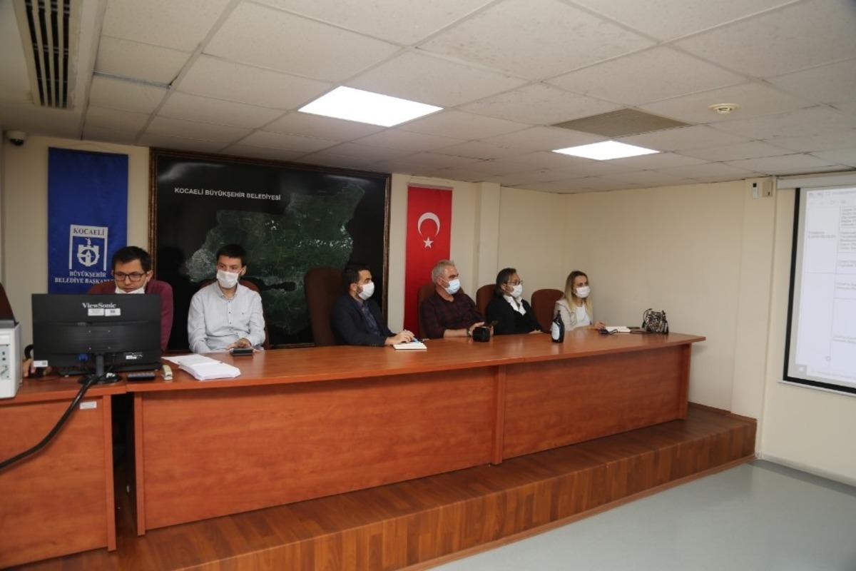 G&ouml;lc&uuml;k Sahil Caddesi&rsquo;nde park sorunu &ccedil;&ouml;z&uuml;l&uuml;yor