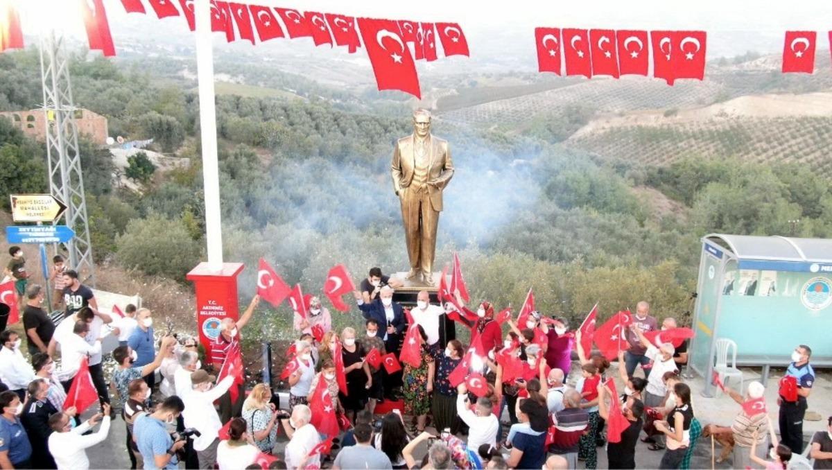 Akdeniz Belediyesinden Melemez&rsquo;e Atat&uuml;rk Heykeli