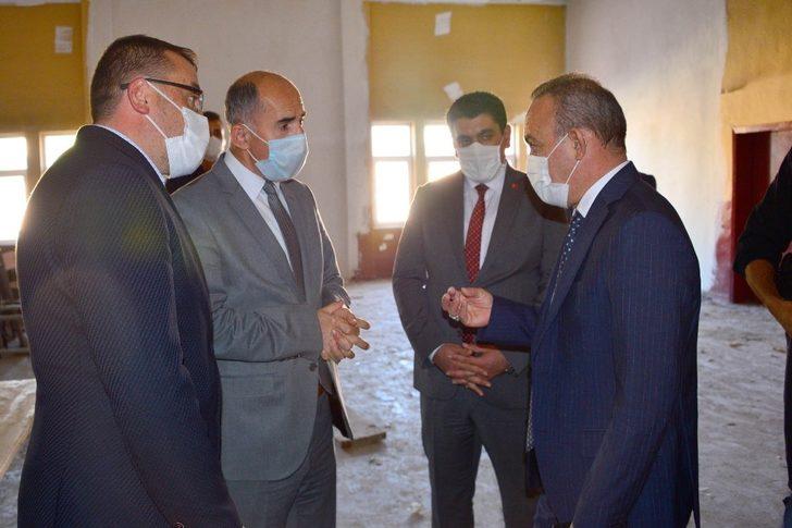 Vali Hüseyin Öner, Okullarda Sürdürülen Güçlendirme ve Yenileme Çalışmalarını Denetledi G4