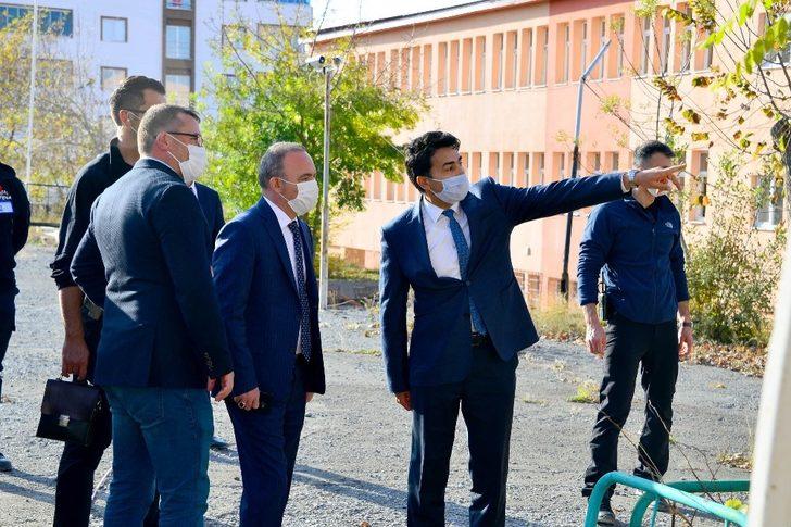 Vali Hüseyin Öner, Okullarda Sürdürülen Güçlendirme ve Yenileme Çalışmalarını Denetledi G5