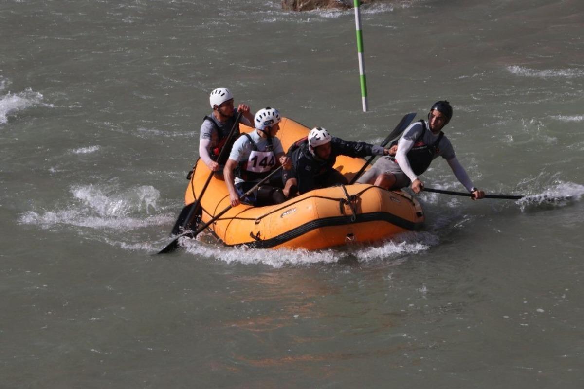 D&uuml;zce Belediyesi rafting takımı rekor kırdı