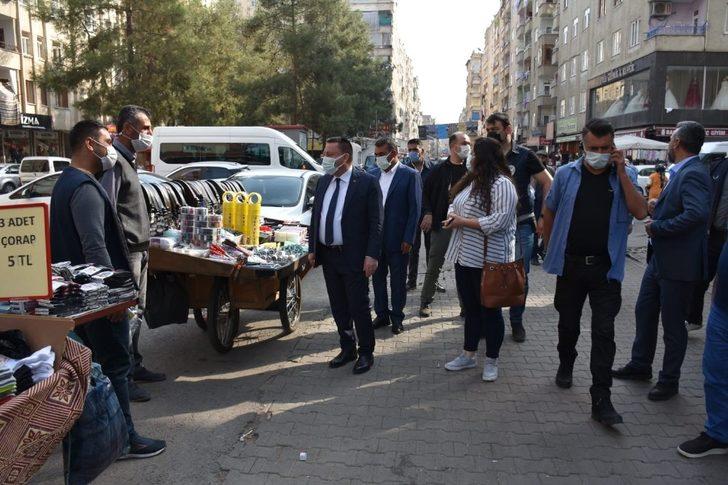 Başkan Beyoğlu, bakıma alınan Sakarya Caddesinde incelemelerde bulundu G3