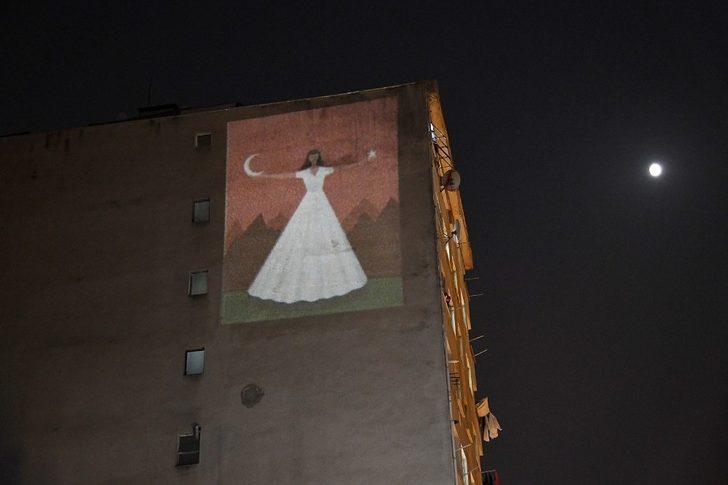 Kadıköy duvarlarında ’Cumhuriyet’ sergisi G3