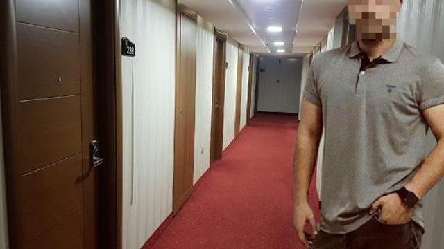 Otel odasında tacize uğrayan genç mühendis Sürekli kapıyı kontrol ediyorum