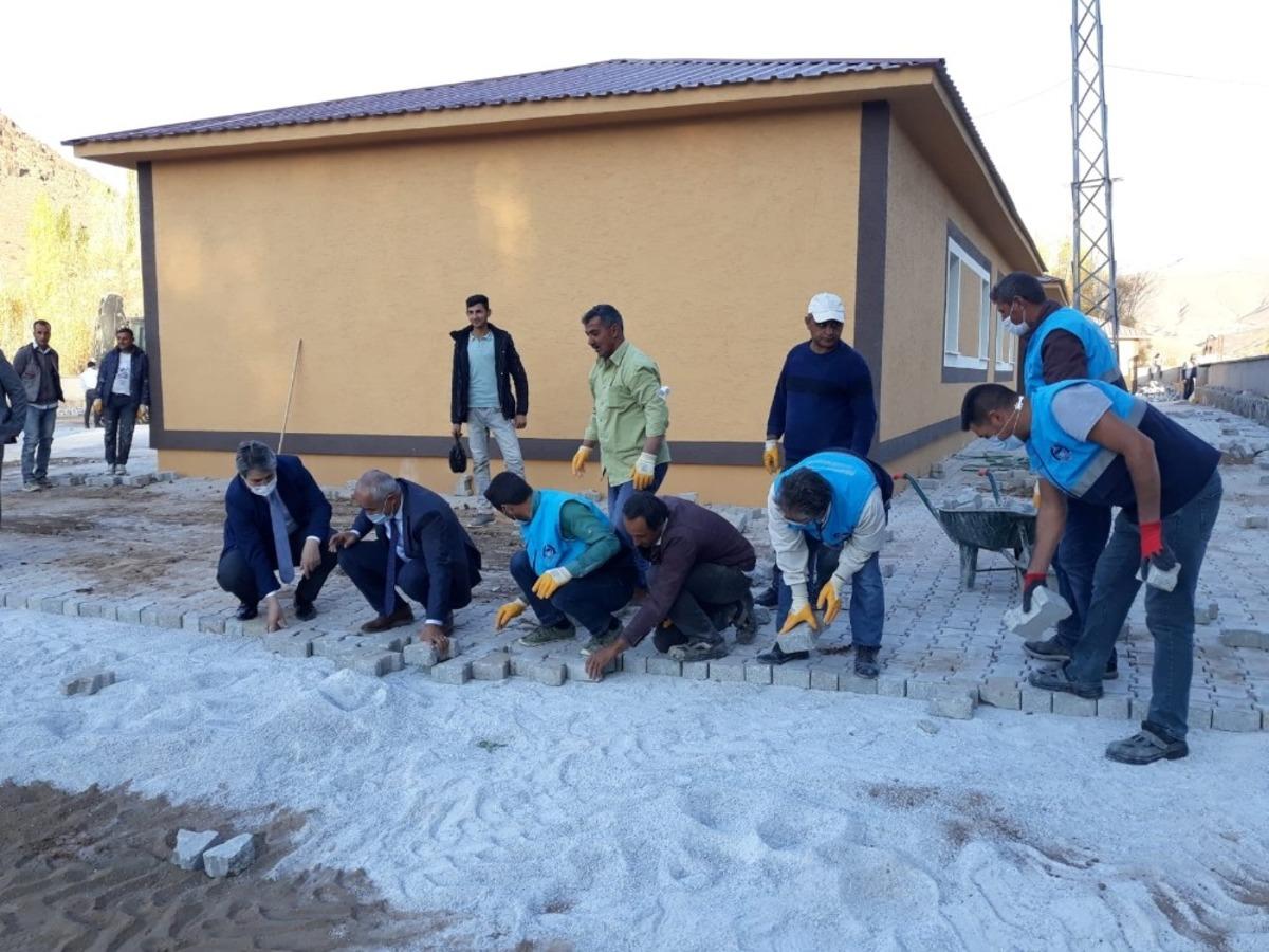 &Ccedil;aldıran Belediyesi 40 okulda onarım &ccedil;alışması yaptı