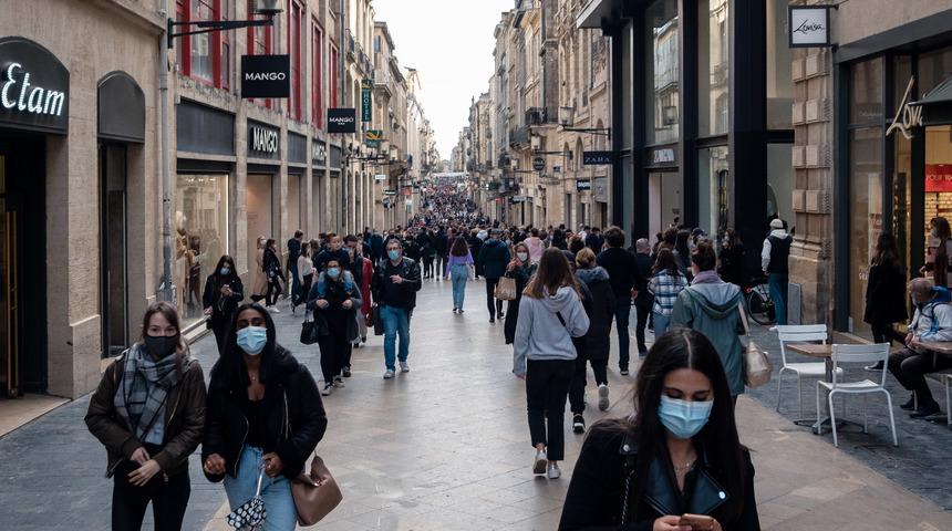 Koronavir&uuml;ste g&uuml;nl&uuml;k vaka rekoru: 545 bin yeni vaka