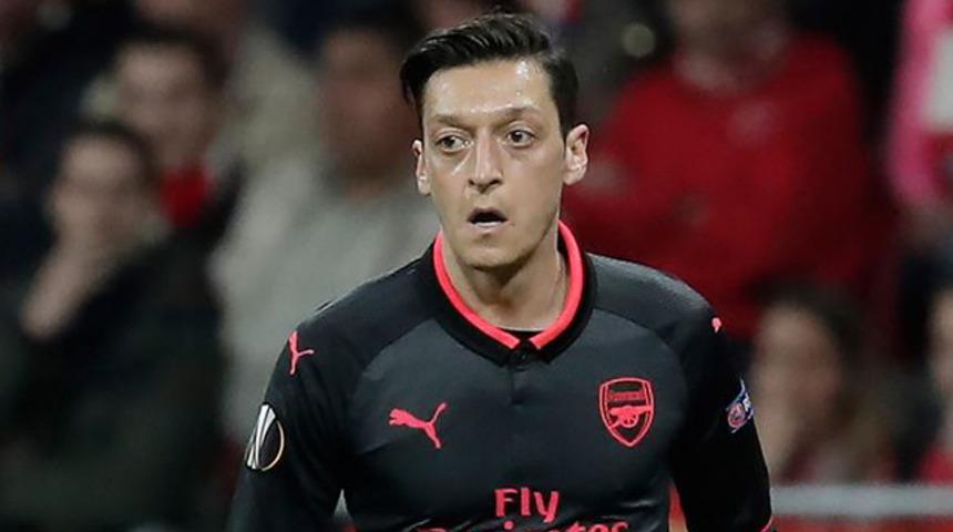 Mesut Özil'den 'İslam'da teröre yer yok' mesajı