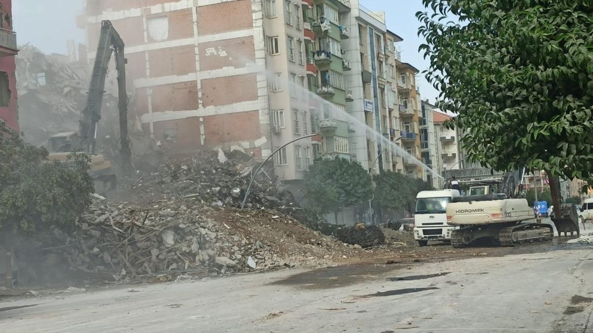 Malatya&rsquo;da bin 928 hasarlı evin yıkımı ger&ccedil;ekleşti