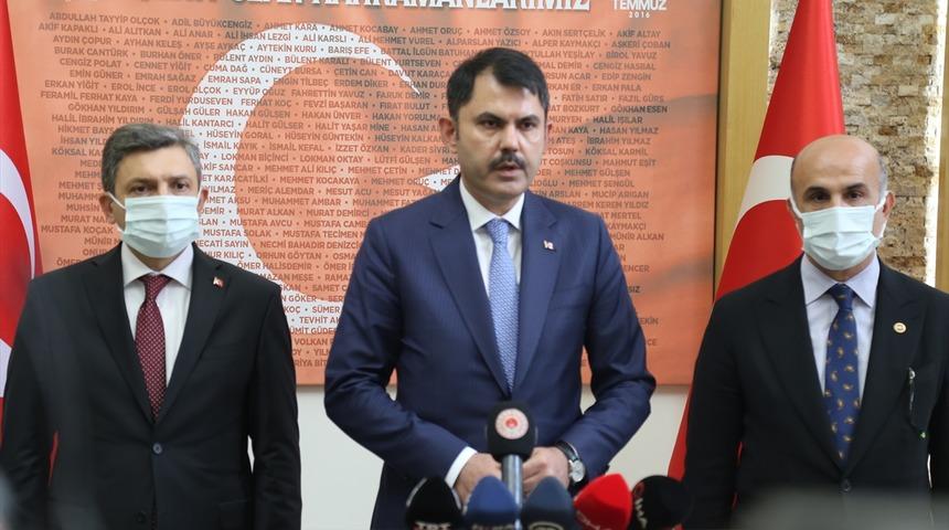 &Ccedil;evre ve Şehircilik Bakanı Kurum: "Bornova ve Bayraklı'da 5 binanın yıkıldığı bilgisini aldık"