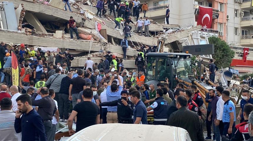 İzmir, son 111 yılda 6 ve üzeri büyüklüğünde 8 deprem yaşadı