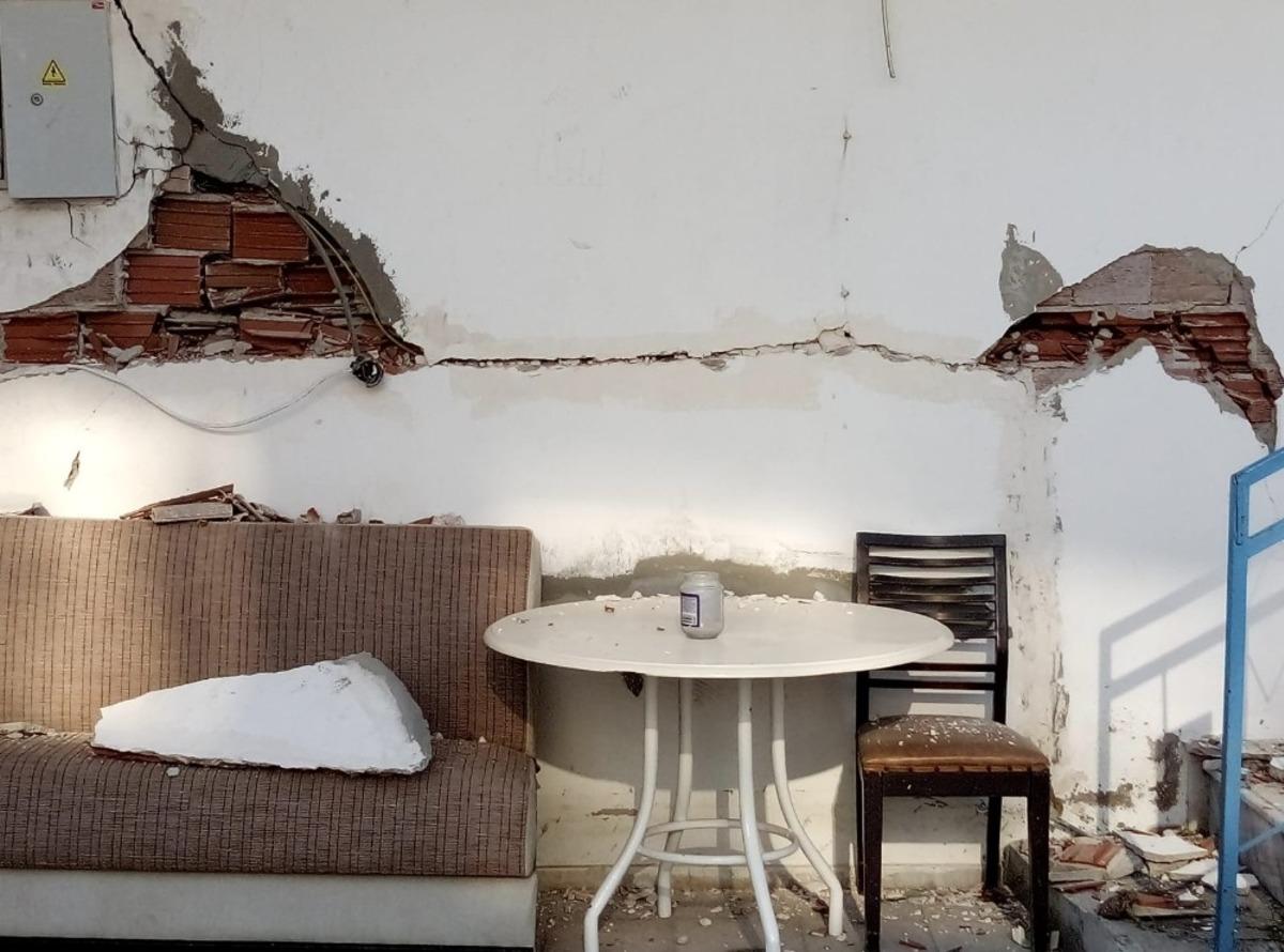 Didim&rsquo;de iki binada hasar oluştu