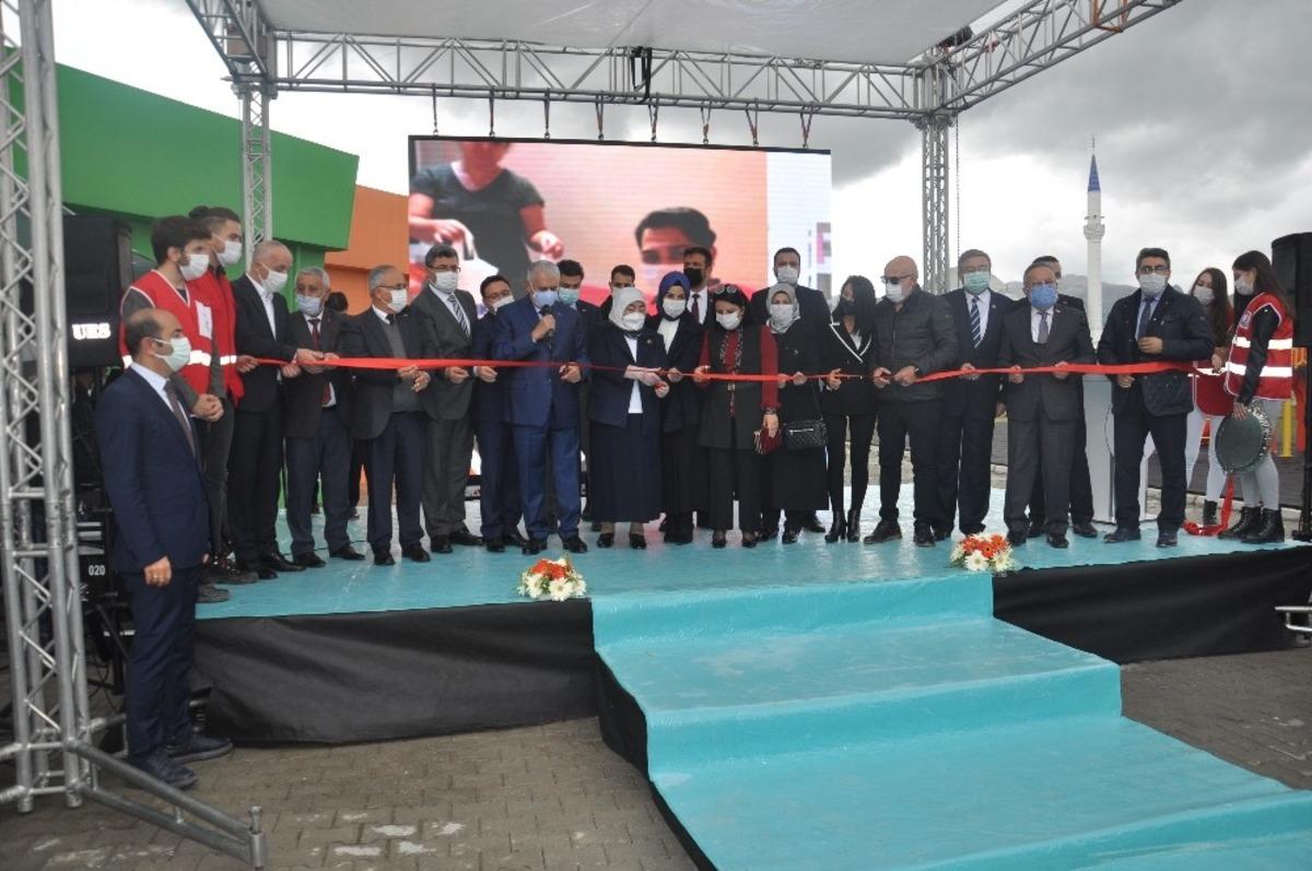 Binali Yıldırım Afyonkarahisar&rsquo;da anaokulu a&ccedil;ılışına katıldı