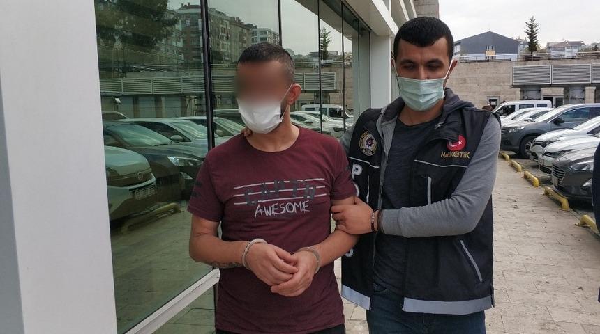 Uyuşturucu hapla yakalandılar