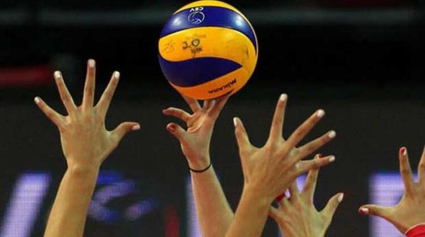 Deprem nedeniyle İzmir'deki voleybol ma&ccedil;ları ertelendi
