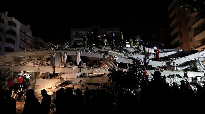 İstanbul’dan İzmir’e destek ekipleri yola çıktı