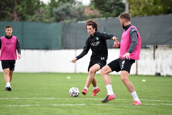 Yeşil siyahlı takım 3 günlük aranın ardından antrenmanlara başladı G1