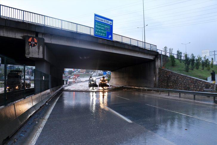 GÜNCELLEME - Kocaeli'de sağanak D-100 kara yolu İstanbul istikametinde ulaşımı aksattı G2