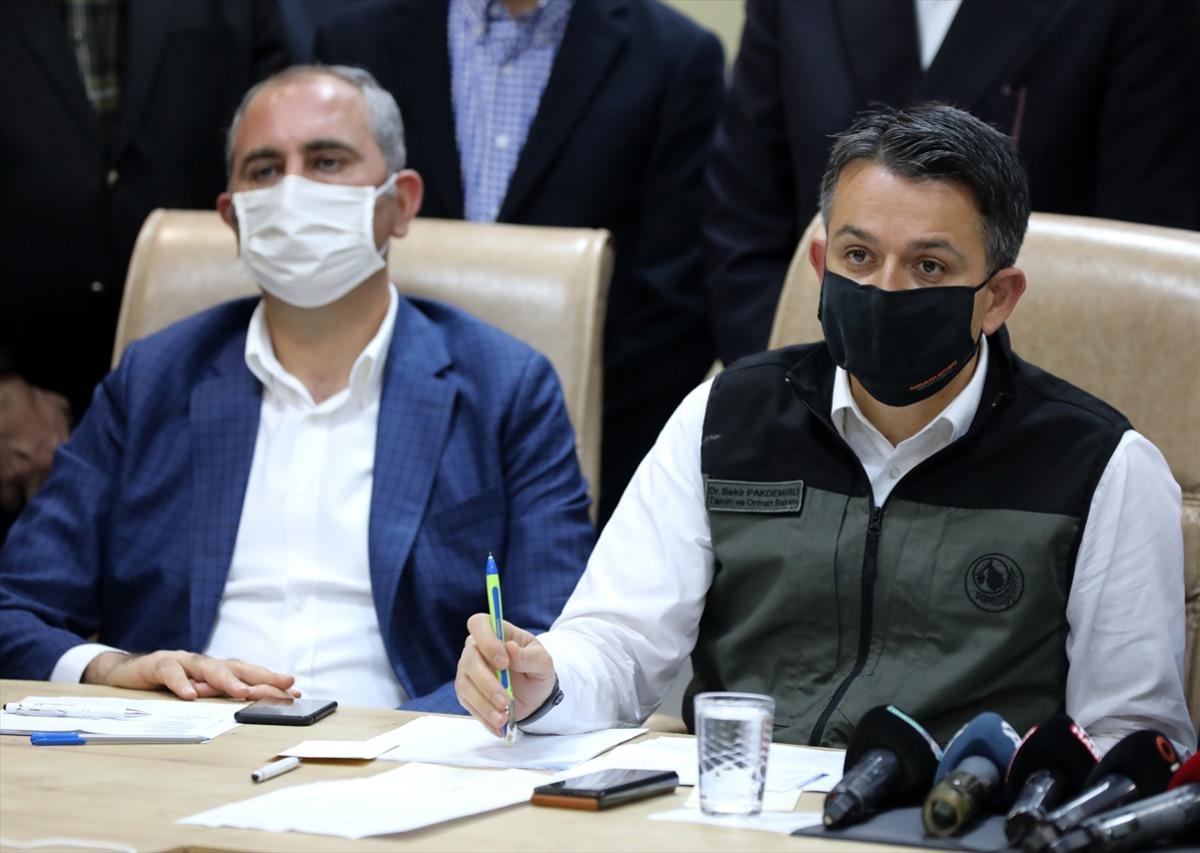 Tarım ve Orman Bakanı Bekir Pakdemirli: "(İzmir'deki deprem) Sahada Buse kızımızla telefonla konuştuk, ablasıyla konuştuk. Buse kızımızın yanında İnci kızımız var, bununla ilgili de arkadaşlar &ccedil;alışmaları yapıyorlar. İnşallah daha &ccedil;ok Buselerimiz kurtulur