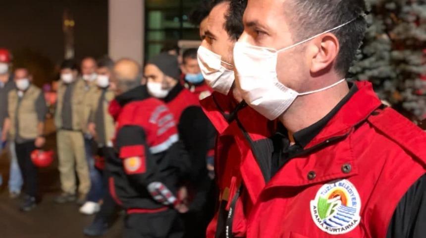 Tuzla Belediyesi Arama Kurtarma ekibi İzmir i&ccedil;in yola &ccedil;ıktı