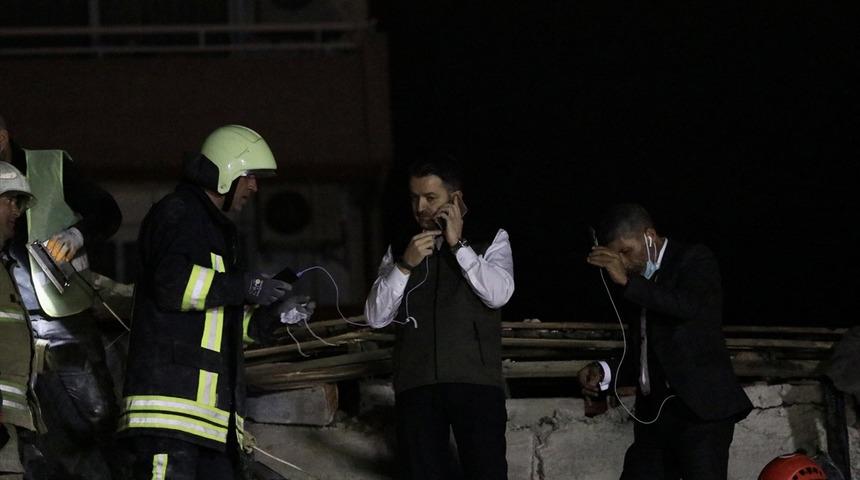 İzmir'de enkaz altındaki Buse Hasyılmaz'a ulaşılmaya çalışılıyor