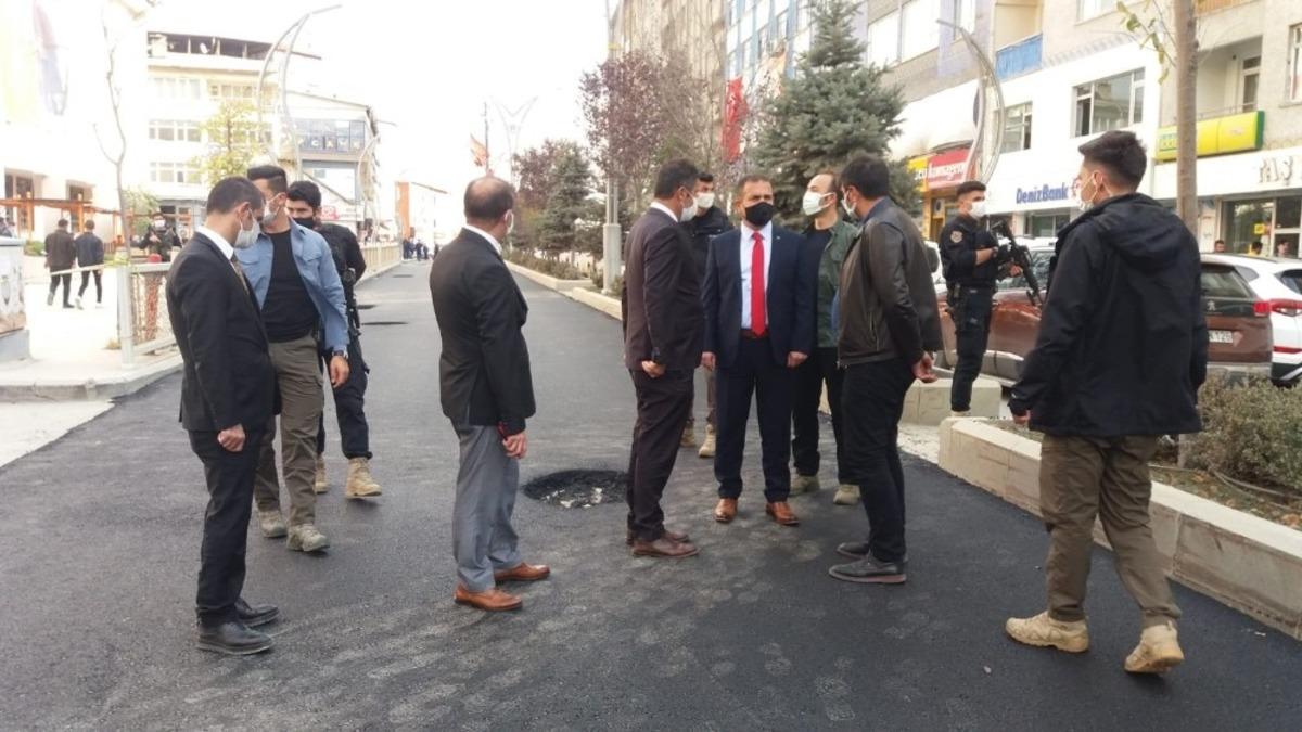 Vali Akbıyık asfalt &ccedil;alışmalarını denetledi