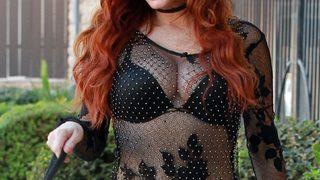 Phoebe Price bu defa seksi tavşan oldu