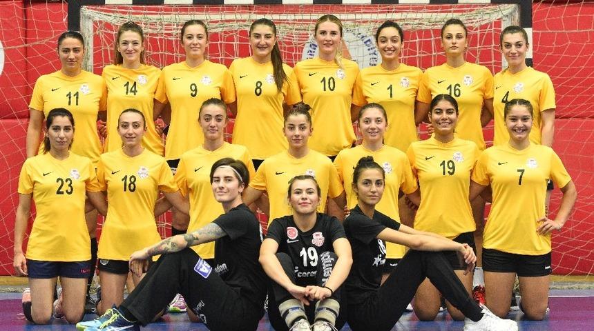 Hentbolcular zorlu Kasım ayına hazırlanıyor