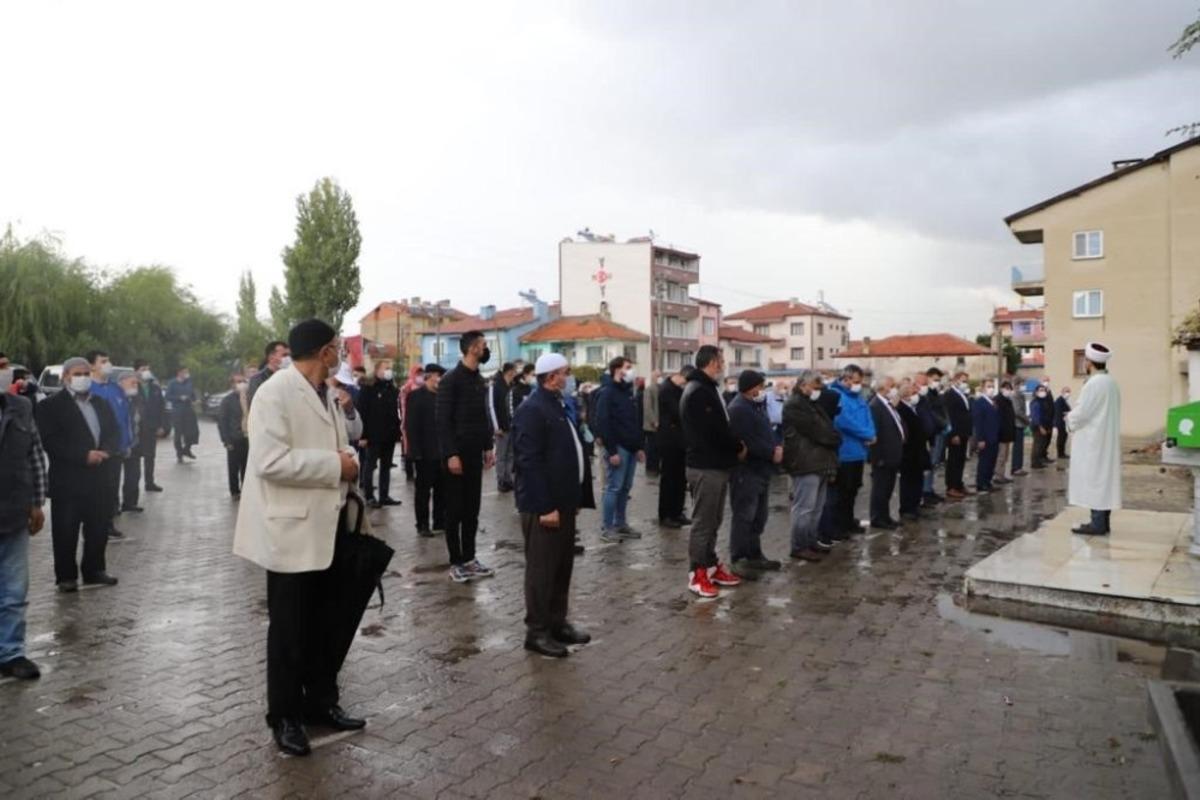 AK Partili belediye meclis &uuml;yesi son yolculuğuna uğurlandı