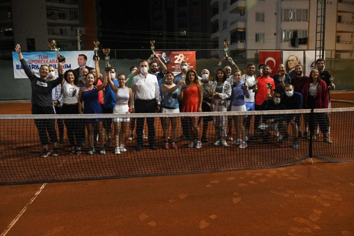 Cumhuriyet Kupası Tenis Turnuvası sona erdi