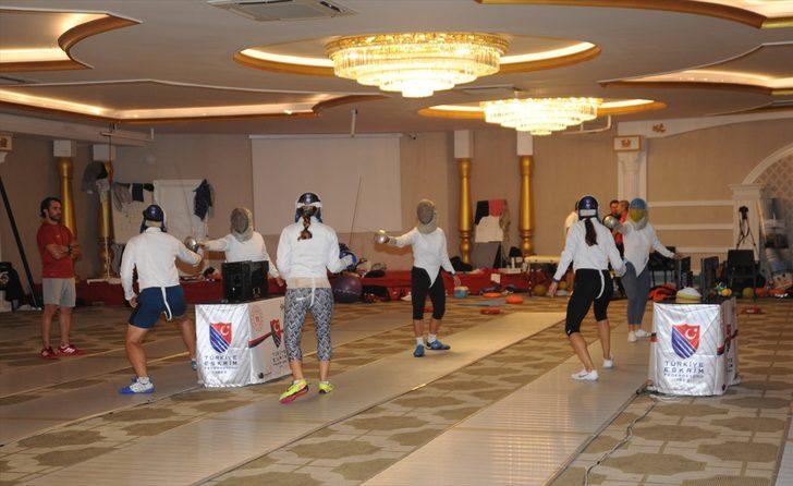 Üç ülkenin eskrim milli takımları, baba ve iki oğluna emanet G2