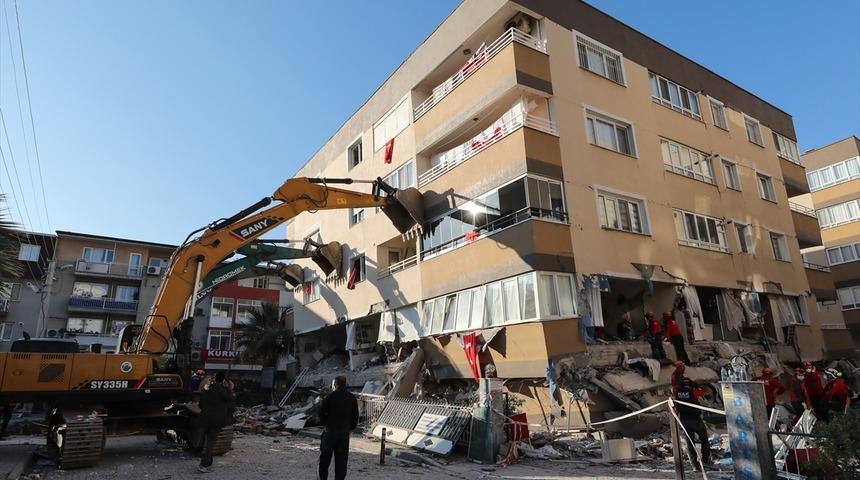 Deprem uzmanı Do&ccedil;. Dr. B&uuml;lent &Ouml;zmen'den İzmir depremiyle ilgili a&ccedil;ıklama