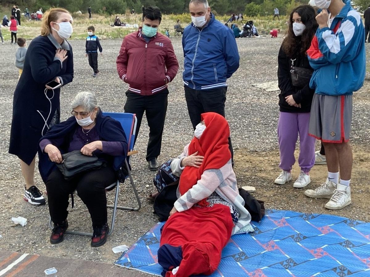 Bal&ccedil;ova Belediyesi, t&uuml;m imkanlarıyla depremzedelerin yanında