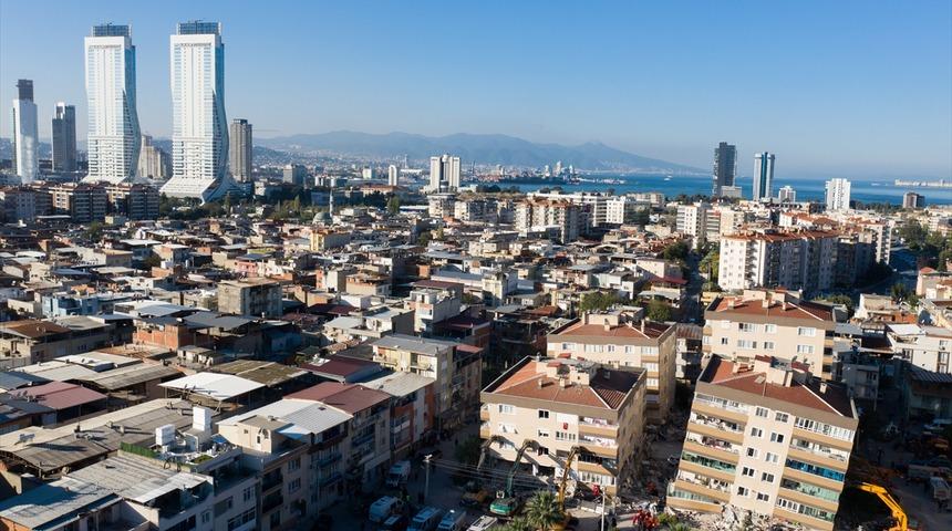 Son dakika... Bakan Sel&ccedil;uk duyurdu! Depremin vurduğu İzmir'de eğitime 1 hafta ara verildi