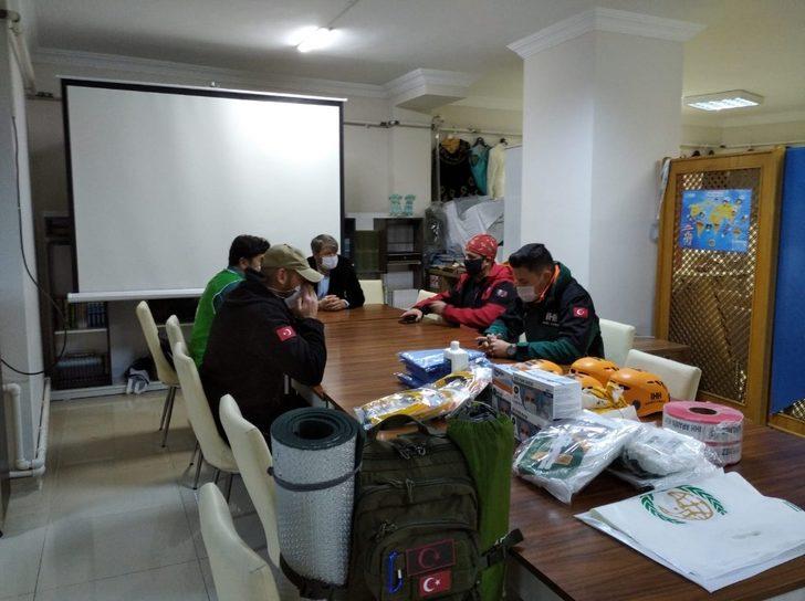 Bilecik’ten yola çıkan arama kurtarma ekibi deprem bölgesine ulaştı G2