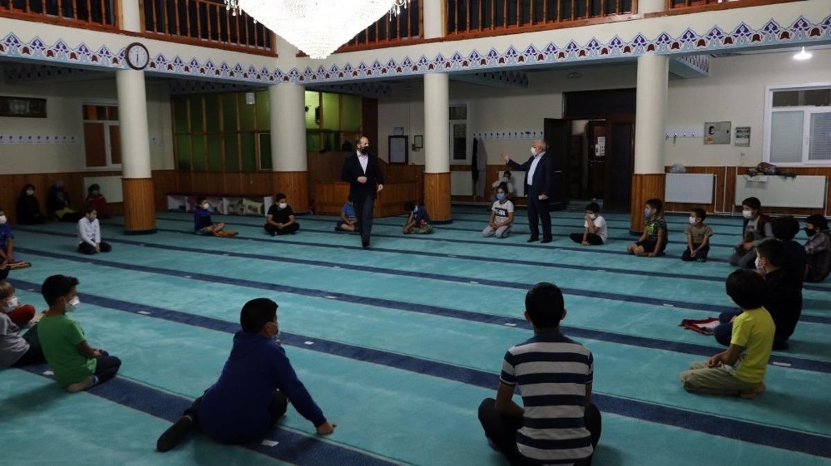 M&uuml;ft&uuml; Akkuş, peygamber sevgisini anlattı