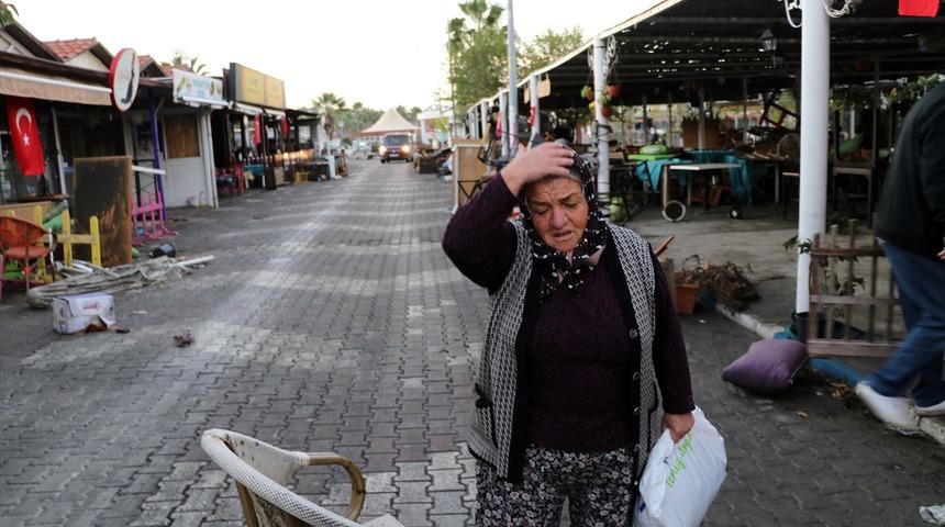 AFAD'dan İzmir a&ccedil;ıklaması: Depremzedeler i&ccedil;in gıda kolisi ve battaniyeye ihtiya&ccedil; var