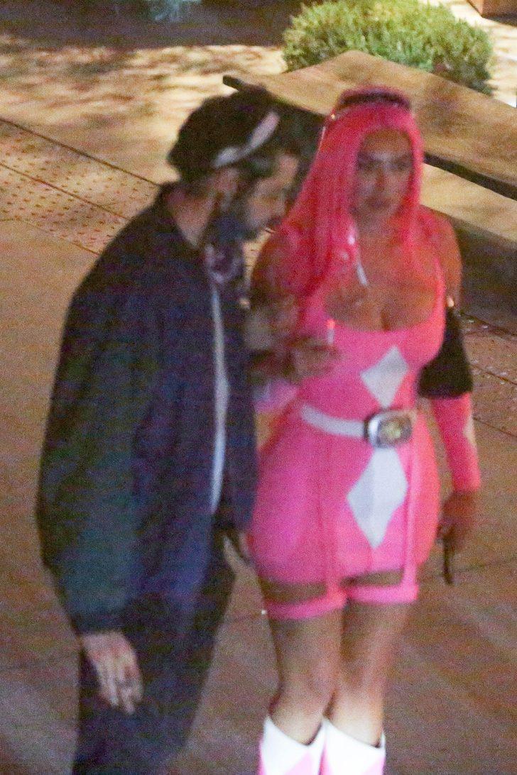 Partide şoke eden yakınlaşma! Kylie Jenner seksi Power Rangers kostümüyle çok konuşuldu! G4