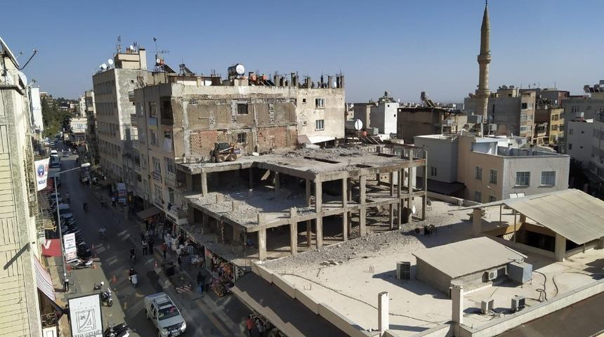 İnşaat halindeki binanın yıkımı tamamlandı