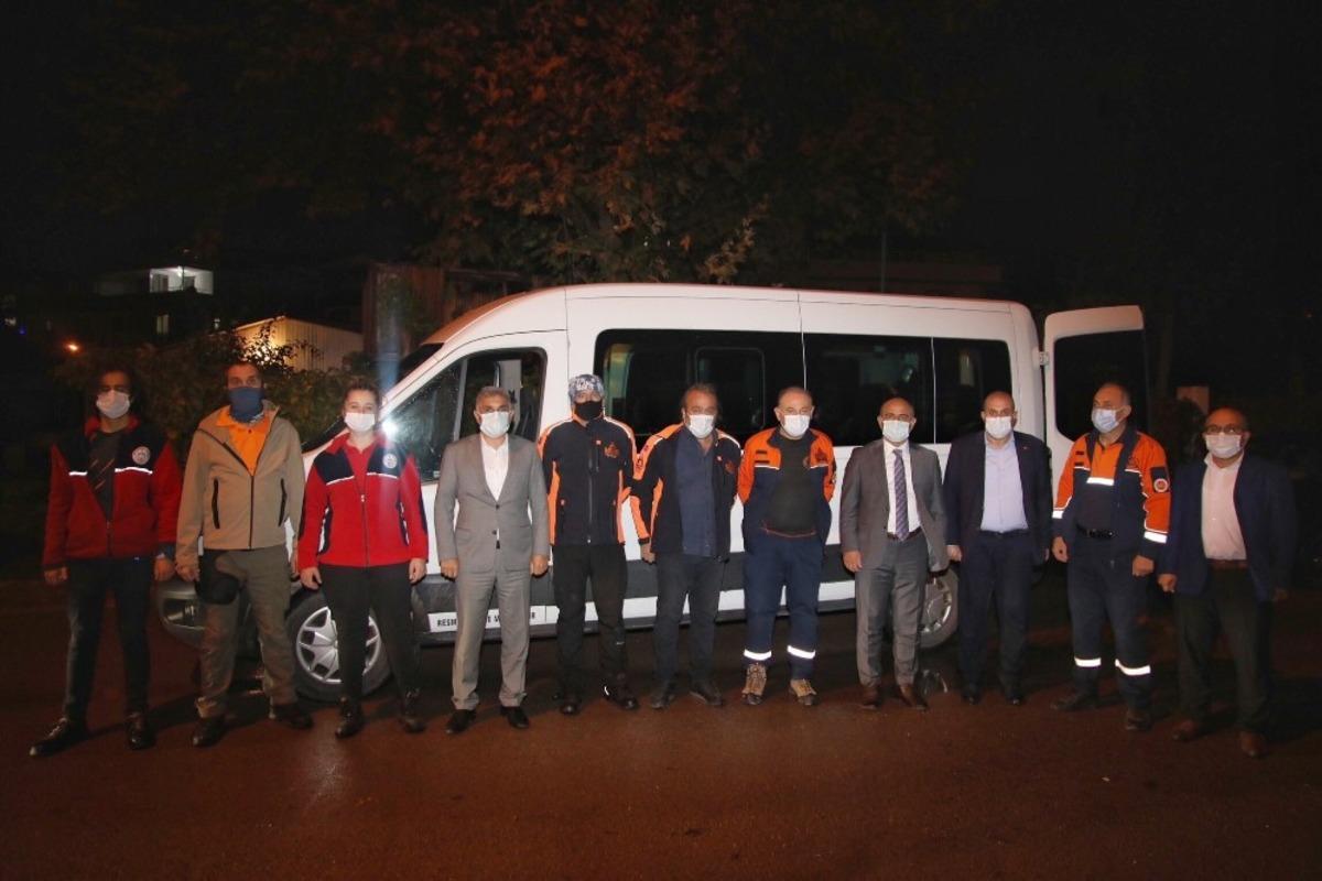 K&ouml;rfez&rsquo;den İzmir&rsquo;e yardım eli