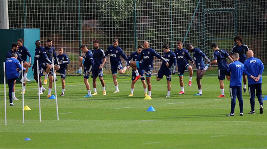 Fenerbahçe'de Antalyaspor maçı hazırlıkları sürüyor