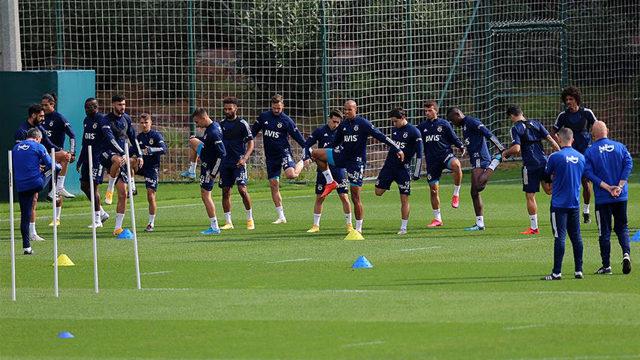 Fenerbahçe'de Antalyaspor maçı hazırlıkları sürüyor