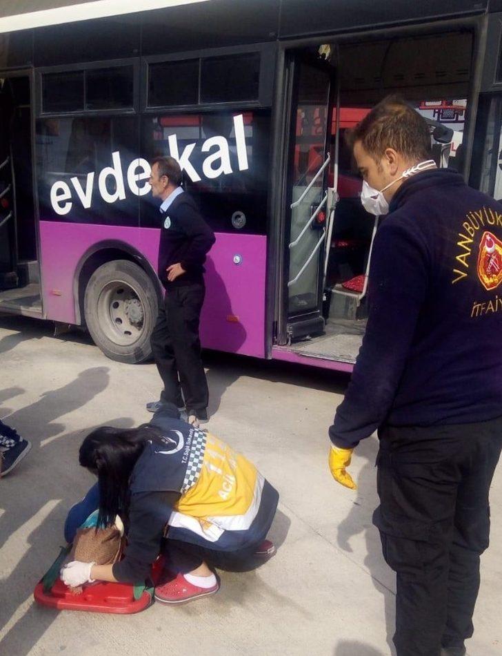 Van’da belediye otobüsü petrol istasyonuna daldı: 10 yaralı G5