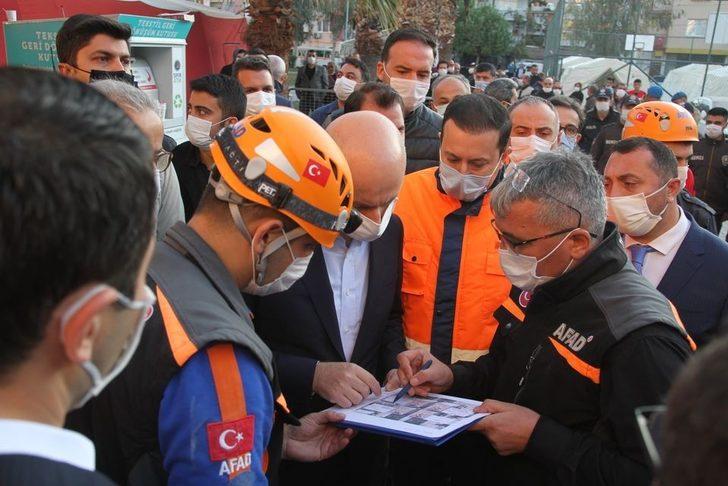 AFAD Afyonkarahisar ekibi deprem bölgesinde çalışmalarını sürdürüyor G4