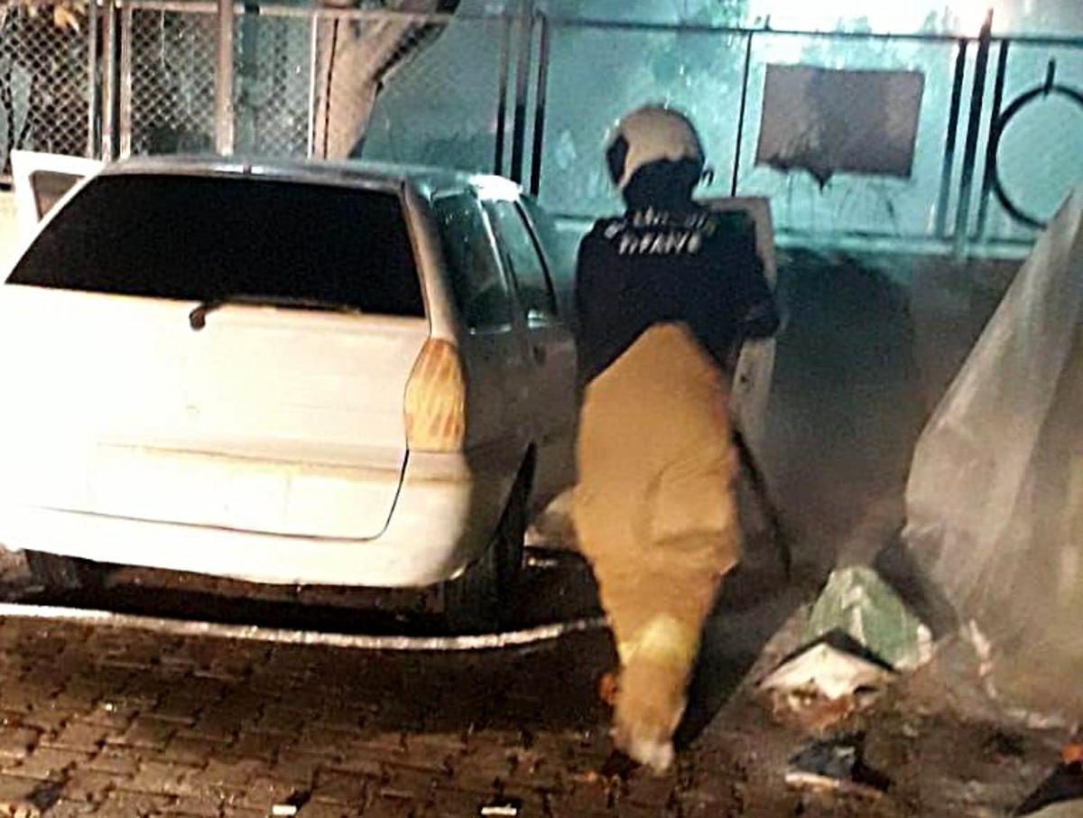 Burhaniye&rsquo;de park halindeki otomobil yandı