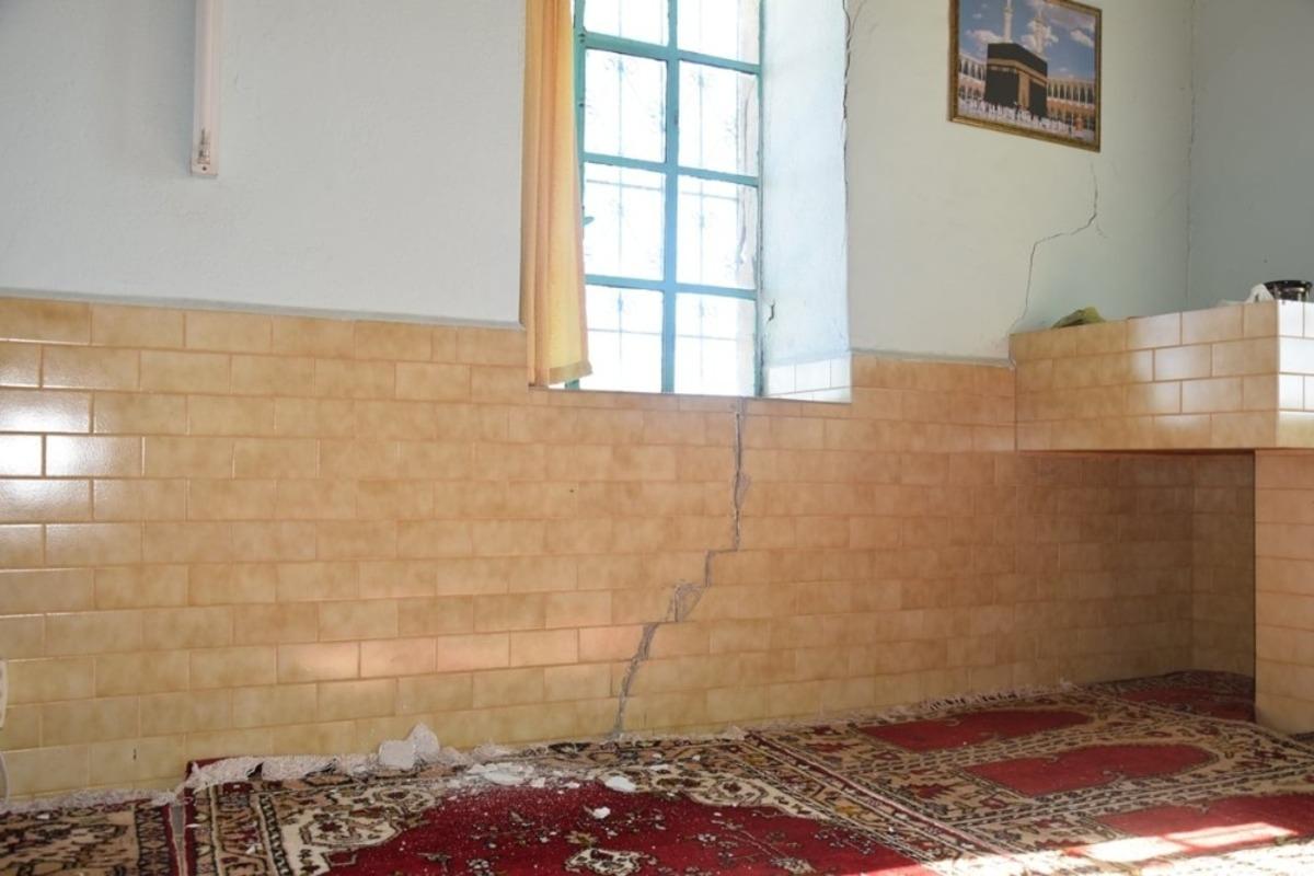 &Ccedil;an K&uuml;&ccedil;&uuml;ktepe K&ouml;y&uuml; camiinde hasar tespiti yapıldı