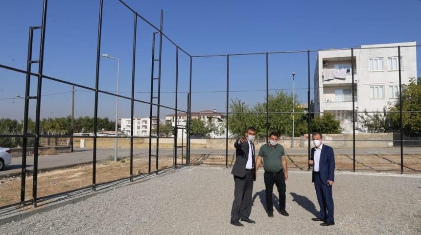 Başkan Kılınç semt sahasında incelemelerde bulundu