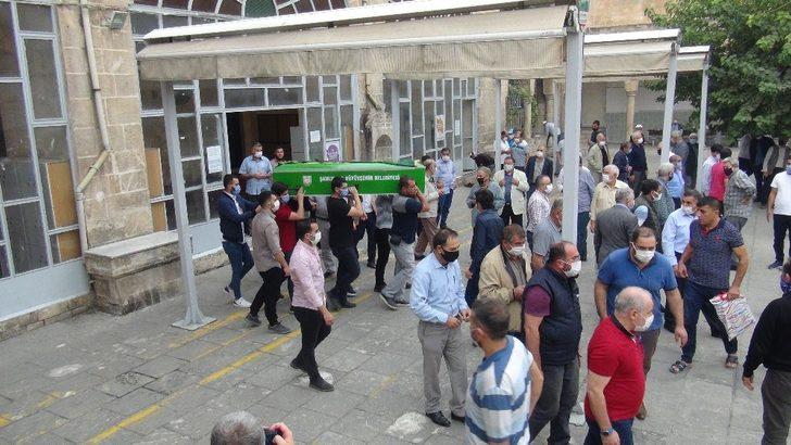 Osmanlı terzisi Sezai Karakapıcı son yolculuğuna uğurlandı G3