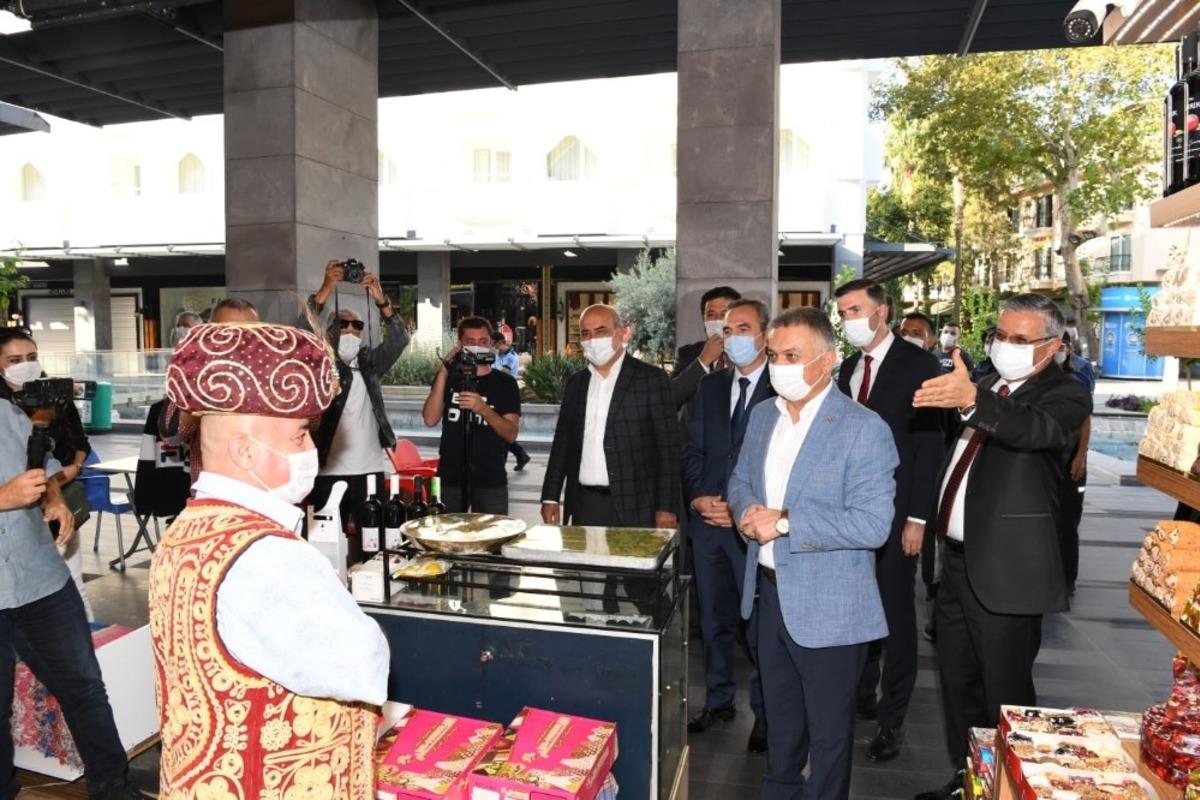 Vali Yazıcı: " Salgında en k&ouml;t&uuml;y&uuml; geride bıraktık"