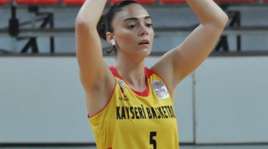 Melis G&uuml;lcan ma&ccedil;ın yıldızı oldu